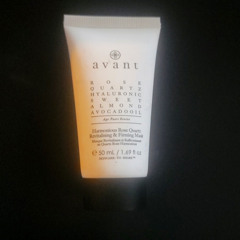 Avant rose quartz face mask